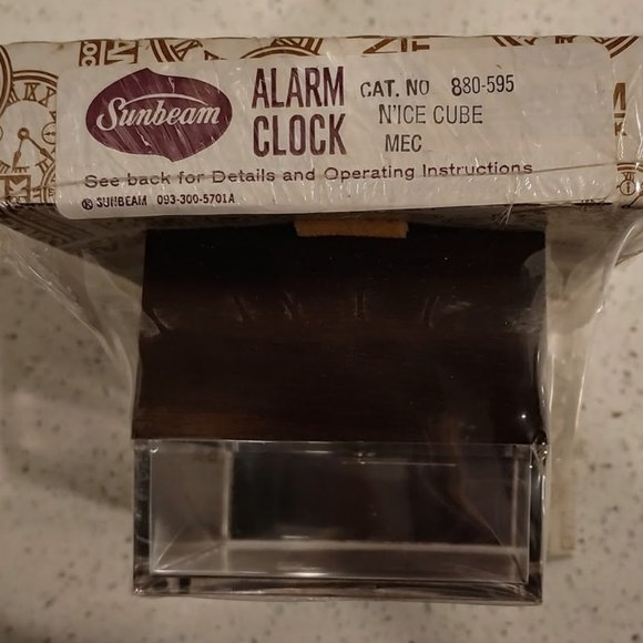 Electric Alarm Clock Mid Century Modern - Picture 3 of 3